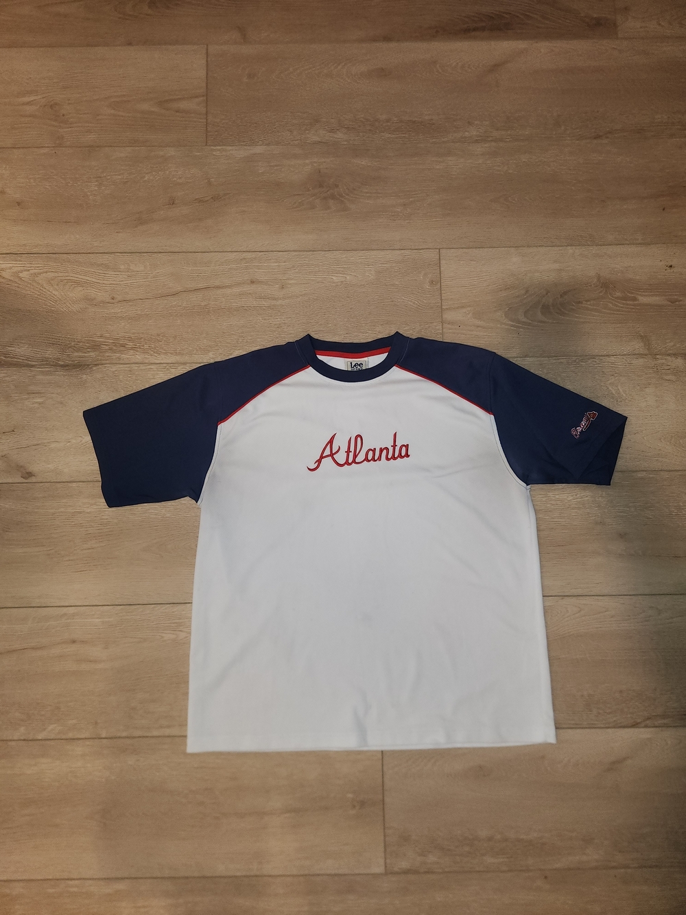 Vintage Y2K Atlanta Braves Lee Sports Embroidered Men Size XL Short Sleeve Shirt